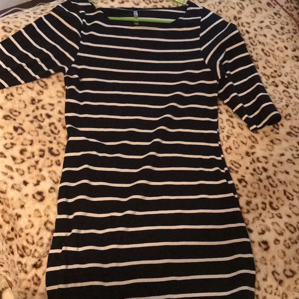 Black and white stripped half sleeve dress